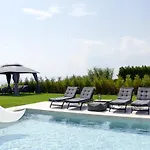 Luxury 4-bedroom In Black Sea Rama By Flat Mаnager