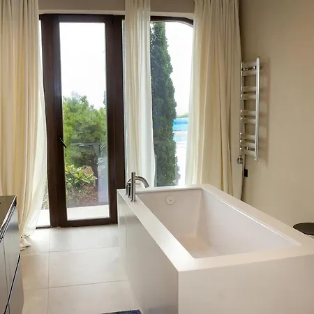 Βίλα Luxury 4-bedroom In Black Sea Rama By Flat Mаnager *